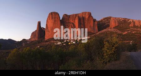 Los Mallos de Riglos, formations rocheuses, montagnes, Riglos, village, provinz de Huesca, Aragon, Espagne du Nord, l'Espagne, Europe Banque D'Images