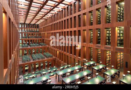 Salles de lecture dans le Jacob-und-Wilhelm-Grimm-Zentrum, Leseterrassen, bibliothèque de l'Université Humboldt, bibliothèque universitaire, Berlin, Allemagne, Europe Banque D'Images