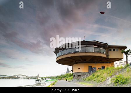 Bastei, située sur les rives du Rhin, Cologne, Rhénanie-du-Nord-Westphalie, Allemagne, Europe Banque D'Images