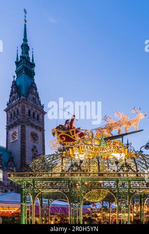 Hôtel de ville de Hambourg, avec marché de Noël, Hambourg, Allemagne du Nord, Allemagne Banque D'Images