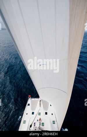 peu du mât d'un catamaran dans les caraïbes Banque D'Images