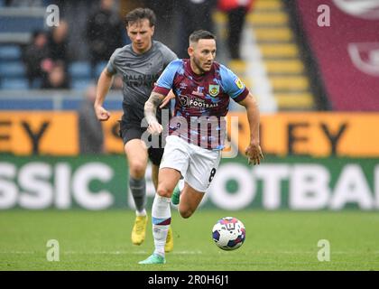 Burnley, Royaume-Uni. 8th mai 2023. Josh Brownhill de Burnley pendant le match de championnat Sky Bet à Turf Moor, Burnley. Crédit photo à lire: Gary Oakley/Sportimage crédit: Sportimage Ltd/Alay Live News Banque D'Images