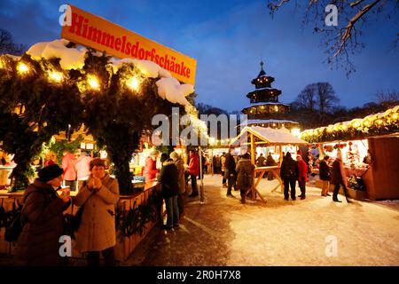 Marché de Noël à la Tour Chinoise, jardin anglais, Munich, Bavière, Allemagne Banque D'Images