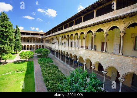 Cloître à deux étages et atrium de l'abbaye de Pedralbes, Reial monestir de Santa Maria de Pedralbes, architecture gothique, Pedralbes, Barcelone, Catalogne, Banque D'Images