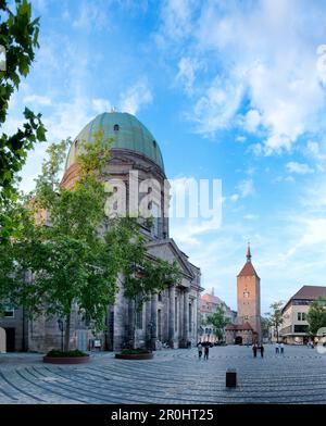 St. Église Jakob, Tour Blanche, St. Eglise Elisabeth, place Ludwig, Nuremberg, moyenne-Franconie, Bavière, Allemagne Banque D'Images
