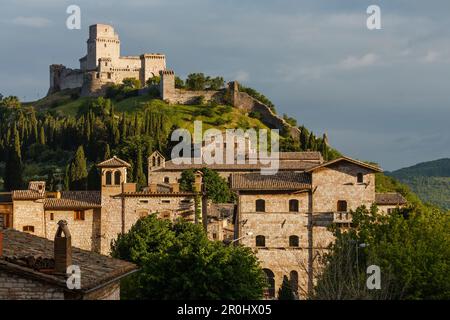 Forteresse Rocca Maggiore, Assise, site classé au patrimoine mondial de l'UNESCO, St. François d'Assise, via Francigena di San Francesco, St. Francis Way, Assise, province Banque D'Images