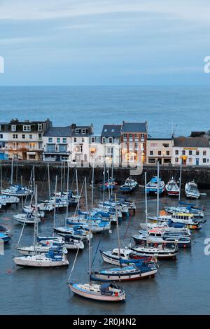 Port d'Ilfracombe dans la soirée, Devon, Grande-Bretagne, Angleterre Banque D'Images