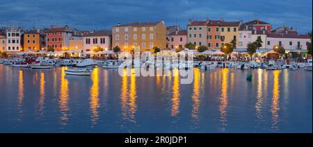 Rovinj Harbour dans la soirée, Istrie, Croatie Banque D'Images