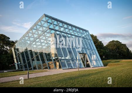 Porte des limes à Dalkingen avec construction protectrice en verre, Limes (mur frontalier de l'Empire romain) Parc Rainau-Buch, Aalen, province d'Ostalb, Alb de Souabe, Banque D'Images