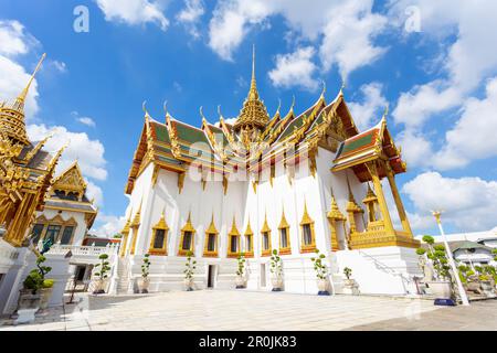 Grand palais, Wat pra kaew avec ciel bleu, bangkok, Thaïlande Banque D'Images