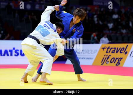 Stade Ali Bin Hamad Al Attiyah, Doha, Qatar. 8th mai 2023. (G-D) Vazha Margvelashvili (GEO), Hifumi Abe (JPN), 8 MAI 2023 - Judo : Championnats du monde de judo Doha 2023 hommes -66kg quart de finale au stade Ali Bin Hamad Al Attiyah, Doha, Qatar. Crédit: Naoki Nishimura/AFLO SPORT/Alay Live News Banque D'Images