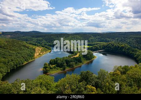 Barrage Saale près du château de Burgk, parc naturel Thueringer Schiefergebirge / Obere Saale, Thuringe, Allemagne Banque D'Images