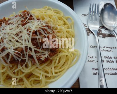 Spaghetti à Croda Da Lago Hut, Croda Da Lago, Dolomites, Tyrol du Sud, Italie Banque D'Images