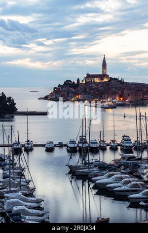 Port et centre historique Parkway, Rovinj, Istrie, Croatie Banque D'Images