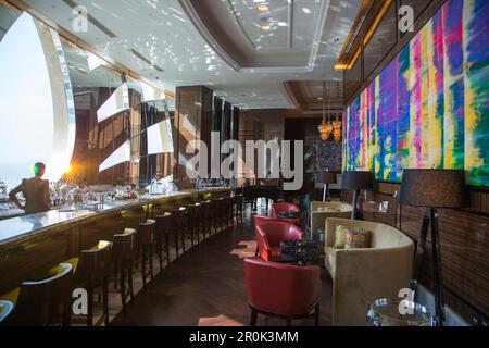 Intérieur du bar-salon Ritz-Carlton situé sur le 51st étage de l'hôtel Ritz-Carlton de Macao, dans le complexe Galaxy Macau, Cotai, Macao, Chine Banque D'Images