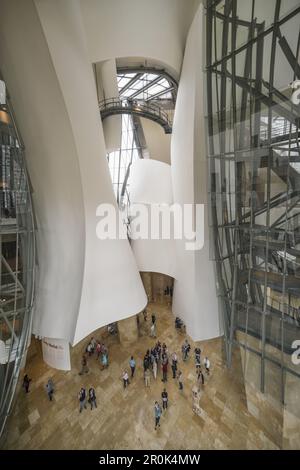 Vue intérieure du Musée Guggenheim Bilbao , musée d'art moderne et contemporain , l'architecte Frank Gehry , Bilbao, Pays Basque, Espagne (rédaction sur Banque D'Images