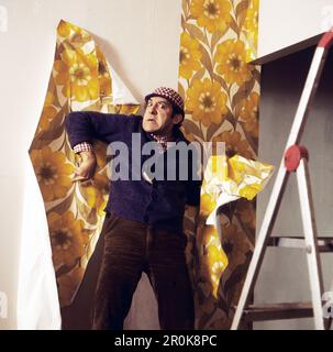 Nonstop Nonsens, Sketchreihe, Deutschland 1975 - 1980, Darsteller: Dieter Hallervorden in 'didi zieht um', Deutschland 1977. Banque D'Images