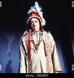 Nonstop Nonsens, Sketchreihe, Deutschland 1975 - 1980, Darsteller: Dieter Hallervorden als Indianer in 'didi im Wilden Westen', Deutschland 1977. Banque D'Images