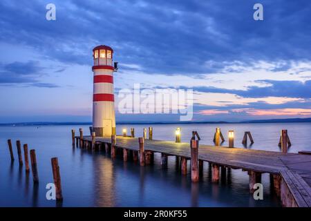 Phare de nuit, Podersdorf, lac Neusiedl, parc national lac Neusiedl, site du patrimoine mondial de l'UNESCO Fertö / Neusiedlersee Paysage culturel, Burg Banque D'Images