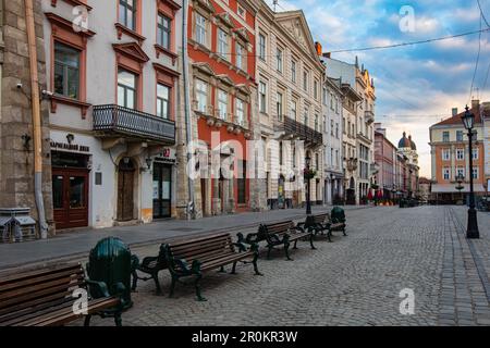 Lviv, Ukraine - 6 mai 2023: Place du marché à Lviv Banque D'Images