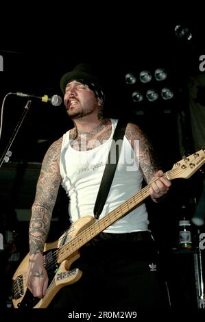 Milan Italie 1997-03-17 : bassiste Evan Seinfeld de Biohazard lors d'un concert au Rainbow club Banque D'Images