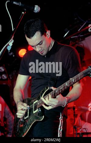 Milan Italie 1997-03-17 : le guitariste Rob Echeverria de Biohazard lors d'un concert au Rainbow club Banque D'Images