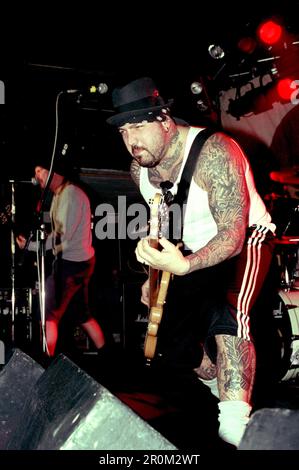 Milan Italie 1997-03-17 : bassiste Evan Seinfeld de Biohazard lors d'un concert au Rainbow club Banque D'Images