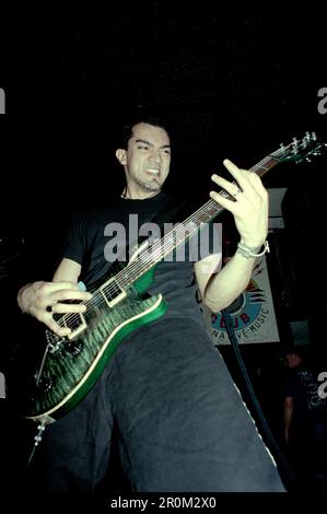 Milan Italie 1997-03-17 : le guitariste Rob Echeverria de Biohazard lors d'un concert au Rainbow club Banque D'Images