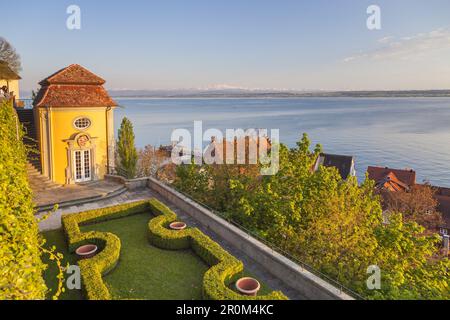 Vue sur le nouveau château de Meersburg et le lac de Constance, Baden, Bade-Wurtemberg, Allemagne du Sud, Allemagne, Europe centrale, Europe Banque D'Images