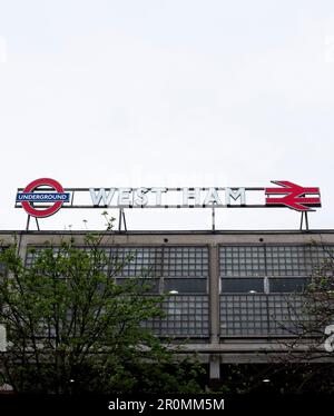 Vue sur Londres - entrée de la station de métro West Ham Banque D'Images