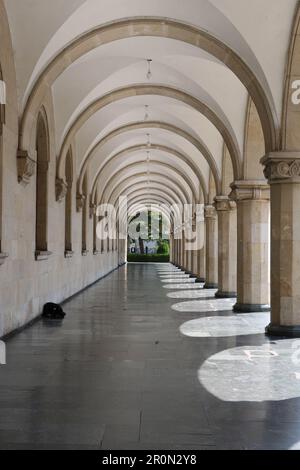 Colonnade au musée Joseph Staline de Gori, Géorgie Banque D'Images