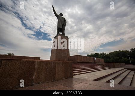 Statue de Lénine à Osh, Kirghizistan, Asie Banque D'Images