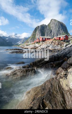 Flakstad soleil de minuit, région de Reine, Banque D'Images