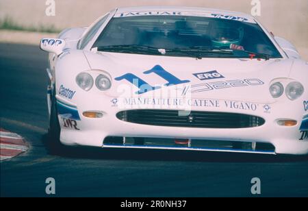 Voiture de course Jaguar XJ220 à l'italienne GT Monza, Italie 1993 Banque D'Images