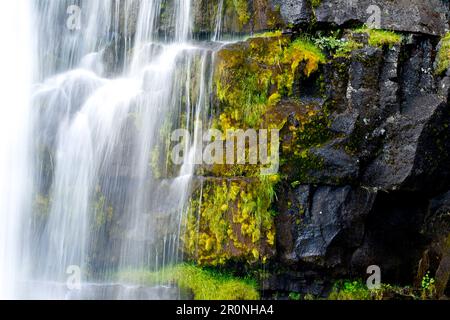 Images détaillées de la cascade de Kvernufoss, Islande, Europe Banque D'Images