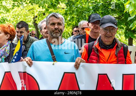 Manifestation des citoyens en raison de la décision de Schmitt de débloquer la formation du gouvernement de la FBiH Banque D'Images