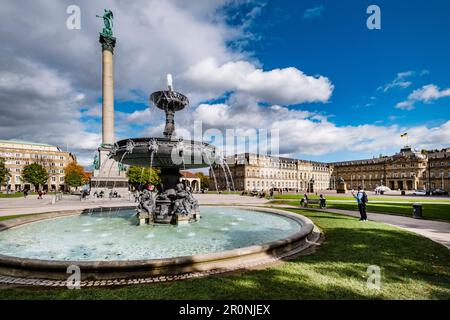 Fontaine du palais sur Schlossplatz avec le nouveau palais en arrière-plan, Stuttgart, Bade-Wurtemberg, Allemagne Banque D'Images