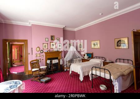 Lanhydrock House - Maison de campagne de jacobean - Bodmin, Cornwall, Angleterre, Royaume-Uni - vue intérieure de la chambre des enfants Banque D'Images