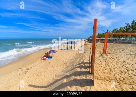 Trancoso, quartier de Porto Seguro, BA, Brésil - 06 janvier 2023 : vue sur la plage de Nativos, célèbre plage du nord-est brésilien. Banque D'Images