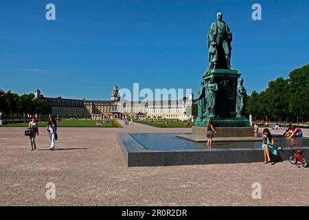 Palais de Karlsruhe, Musée d'État de Baden, Monument du Grand-Duc Karl Friedrich I de Baden, 1728-1811, Karlsruhe, Bade-Wurtemberg, Allemagne Banque D'Images