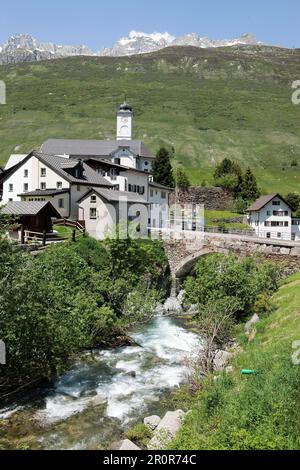 Vieux pont, ancienne route Gotthard, Hospental, Canton d'Uri, Suisse Banque D'Images