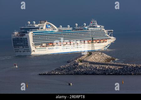 Bateau de croisière Discovery Princess, Port d'Ensenada, Basse-Californie, Mexique Banque D'Images