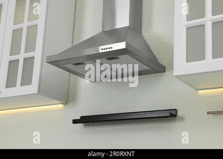 Hotte et mobilier modernes dans la cuisine Banque D'Images