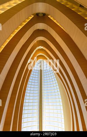 Zurich, Suisse - 15 novembre 2020 : intérieur de la bibliothèque de droit de l'Université Zurich, Suisse. Banque D'Images