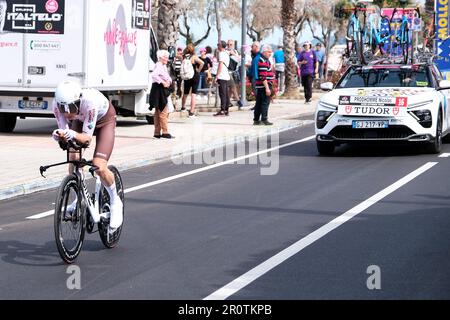 Fossacesia, Italie. 06th mai 2023. Nicolas Prodhomme de France et AG2R sprints Citroën lors de la première étape Chrono du Giro d'Italia 106th 2023 à Costa dei Trabocchi. (Photo par Davide Di Lalla/SOPA Images/Sipa USA) crédit: SIPA USA/Alay Live News Banque D'Images