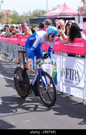 Fossacesia, Italie. 06th mai 2023. Filippo Zana d'Italie et Team Jayco Alula se sprints lors de la première étape Chrono du 106th Giro d'Italia 2023 à Costa dei Trabocchi. (Photo par Davide Di Lalla/SOPA Images/Sipa USA) crédit: SIPA USA/Alay Live News Banque D'Images