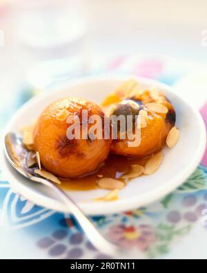 Abricots rôtis aux amandes grillées Banque D'Images