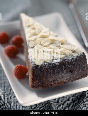 Gâteau au chocolat et amandes Banque D'Images