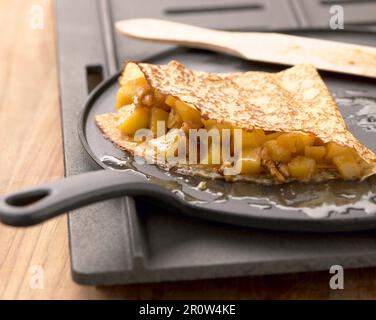 crêpes farcies aux pommes Banque D'Images