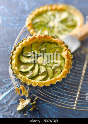 Tartelette feuilletée à la courgette courgeuse de courgongettes Banque D'Images